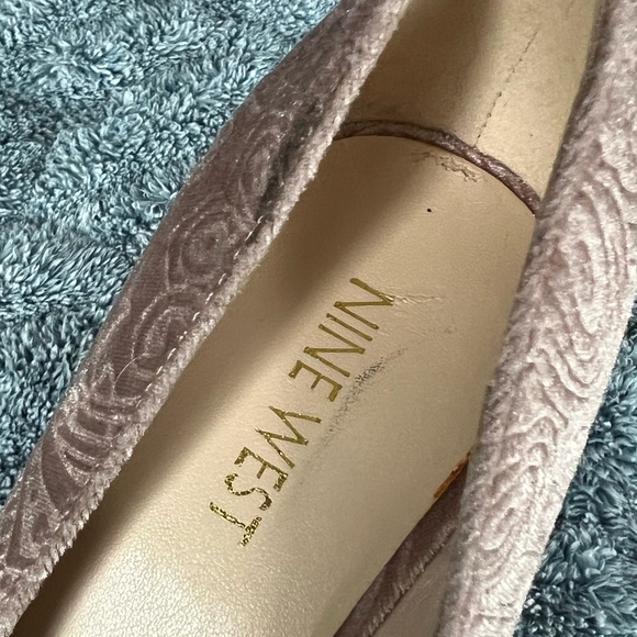 Nine West Pink Velvet Burnout Heels sz 7.5 - Picture 5 of 6